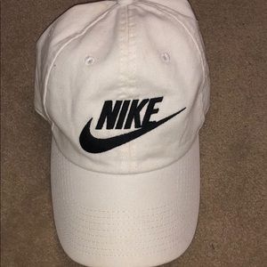 Nike men’s dad hat